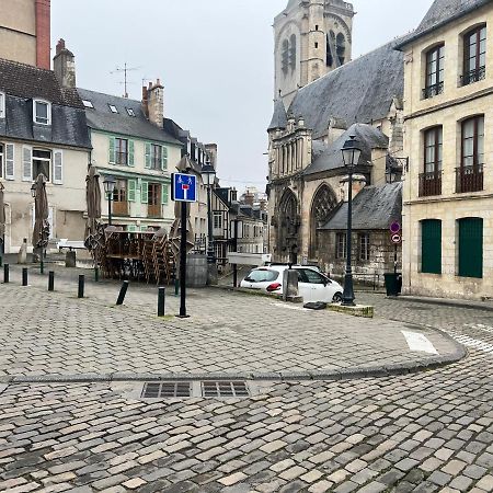Petit F2 Fonctionnel Plein Centre Et Proche Gare Διαμέρισμα Μπουρζ Εξωτερικό φωτογραφία