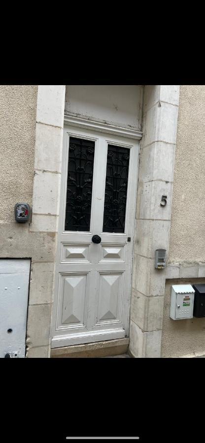 Petit F2 Fonctionnel Plein Centre Et Proche Gare Διαμέρισμα Μπουρζ Εξωτερικό φωτογραφία